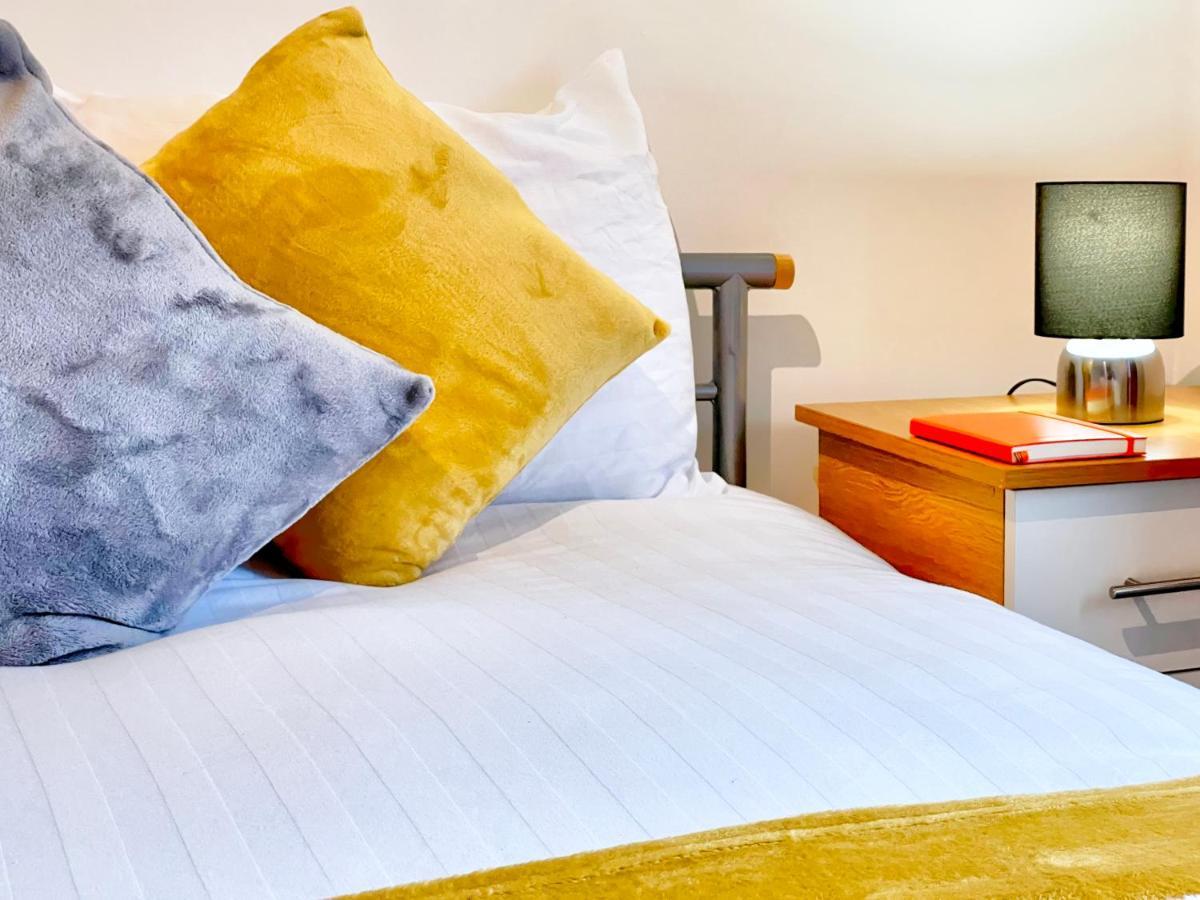 2-Br Apartment, En-Suite, Allocated Parking, Next To Playground โคเวนทรี ภายนอก รูปภาพ